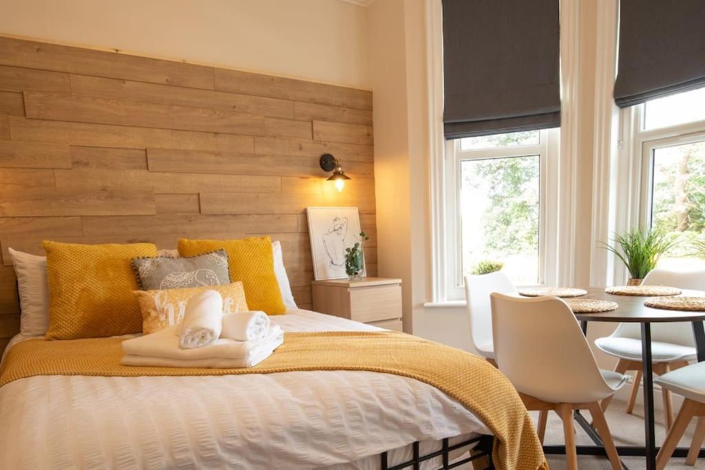 One Bed Apartment, Close To Train, City, Beach And Hospital Long Booking Welcome WTA-toernooi van WTA-toernooi van Eastbourne Buitenkant foto